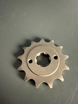 Звездочка передняя узкий шлиц 520-13 Lonsin Teken Exdrive 456 фото
