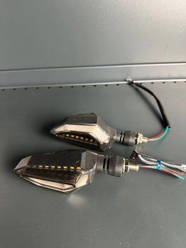 Поворотники бегающие двух режимные желто синяя 46512 фото