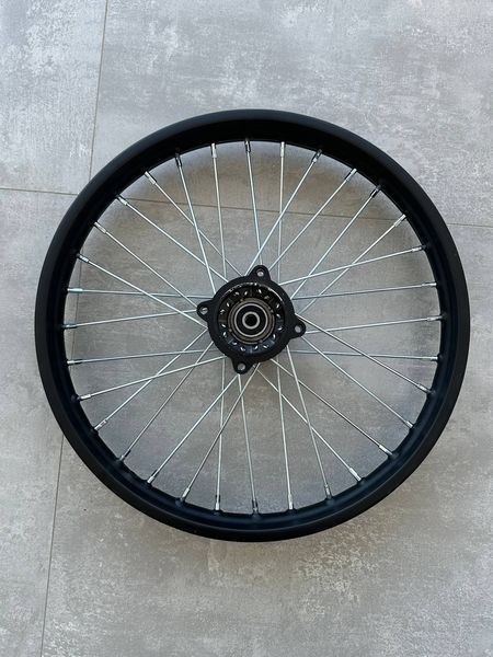 2733683578 фото